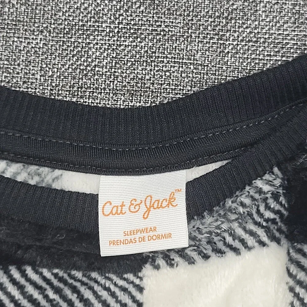 Girls' Plaid Cozy Pajama Top - Cat & Jack Black Size Medium 8